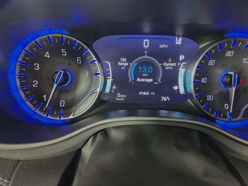 Used 2024 Chrysler Pacifica Touring FWD image 21