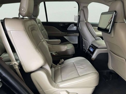 Used 2021 Lincoln Aviator Reserve w/ Equipment Group 202A AWD/4WD image 23