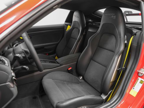 Used 2025 Porsche 718 Cayman GT4 RS RWD image 5