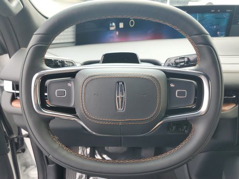 New 2026 Lincoln Navigator Black Label AWD/4WD image 16