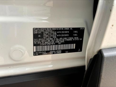 Used 2021 Toyota RAV4 Limited AWD/4WD image 19