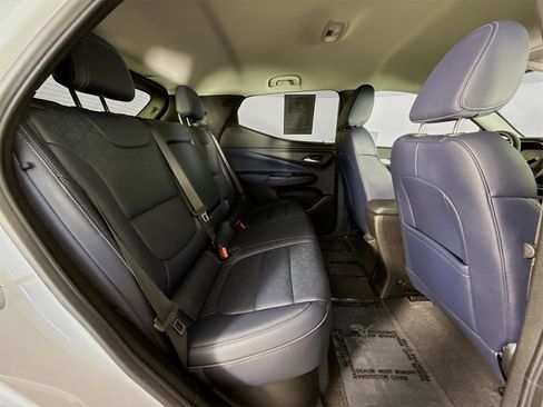 Used 2022 Chevrolet Bolt EUV LT w/ Convenience Package image 25