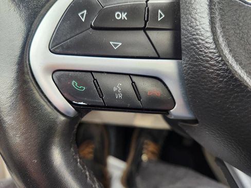 Used 2015 Chrysler 200 C w/ Navigation & Sound Group I image 17