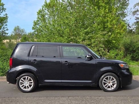Used 2008 Scion xB FWD image 5