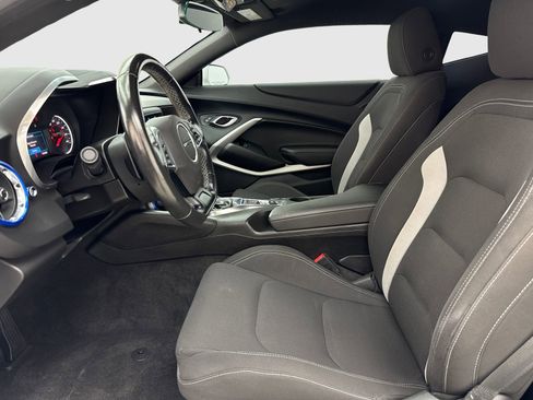 Used 2020 Chevrolet Camaro LT RWD image 17