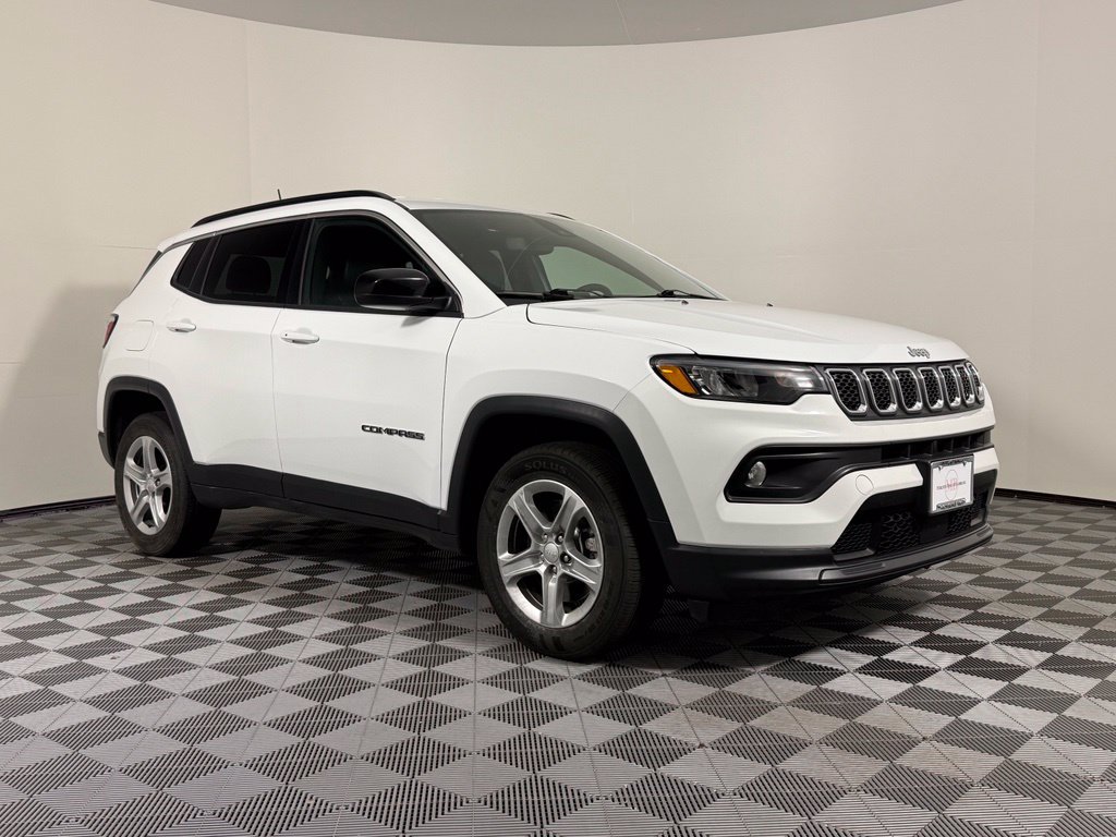Used 2023 Jeep Compass Latitude AWD/4WD image 9