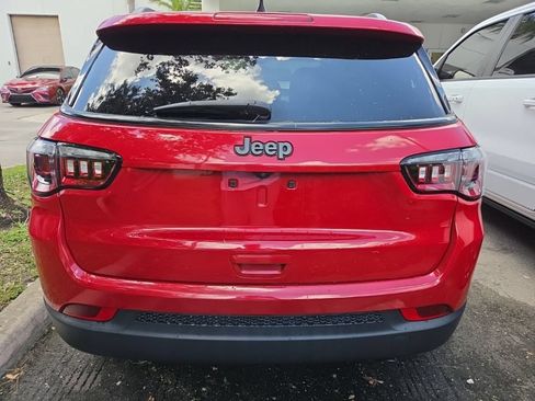Used 2021 Jeep Compass Latitude FWD image 6