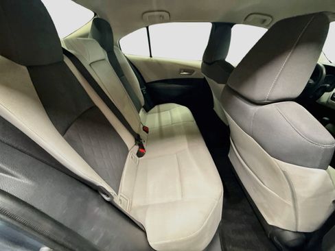 Used 2020 Toyota Corolla LE FWD image 27
