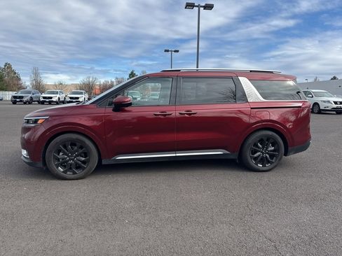 Used 2024 Kia Carnival SX Prestige image 4