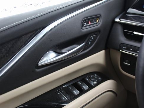 Used 2022 Cadillac Escalade Premium Luxury image 21