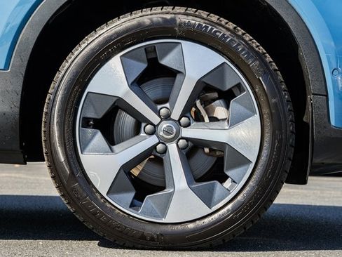 Certified 2023 Volvo XC40 B5 Plus w/ Driver Assist Package image 17