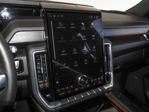 Used 2025 GMC Yukon Denali image 29