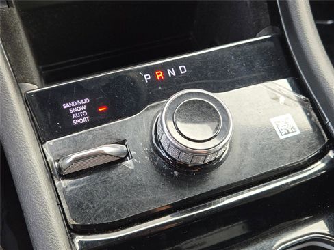 Certified 2022 Jeep Grand Cherokee Limited image 32