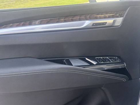 Used 2025 Cadillac Escalade Sport Platinum w/ LPO, ONYX Package image 13