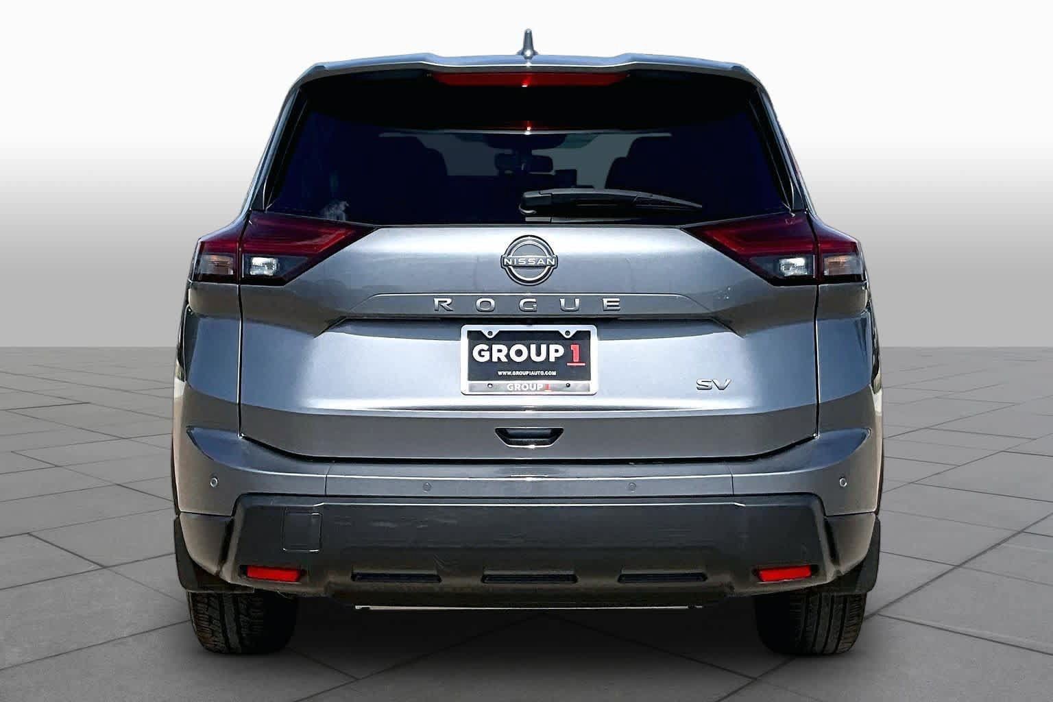 Used 2024 Nissan Rogue SV FWD image 5
