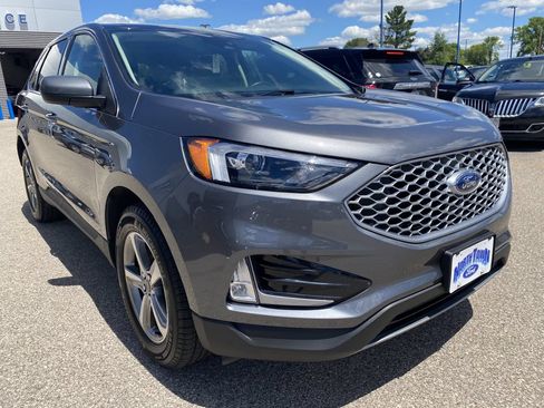 Used 2023 Ford Edge SEL w/ Convenience Package AWD/4WD image 4