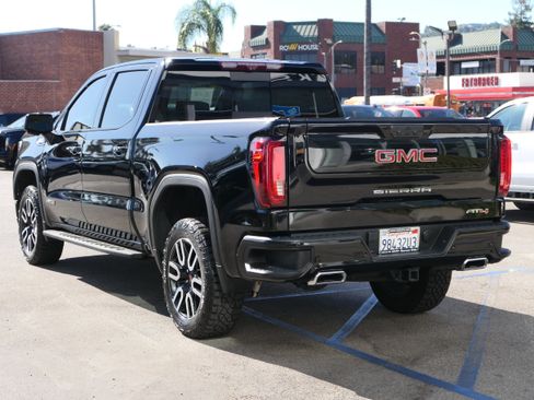 Used 2023 GMC Sierra 1500 AT4 w/ AT4 Premium Package AWD/4WD image 3