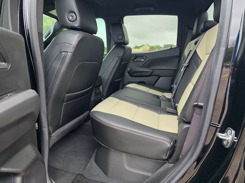 New 2025 Chevrolet Colorado LT w/ LT Convenience Package RWD image 20