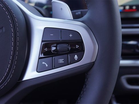 New 2025 BMW X7 xDrive40i w/ M Sport Package image 12