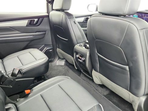 Used 2025 Buick Enclave Preferred FWD image 37