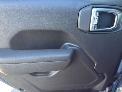 New 2025 Jeep Gladiator Rubicon image 26