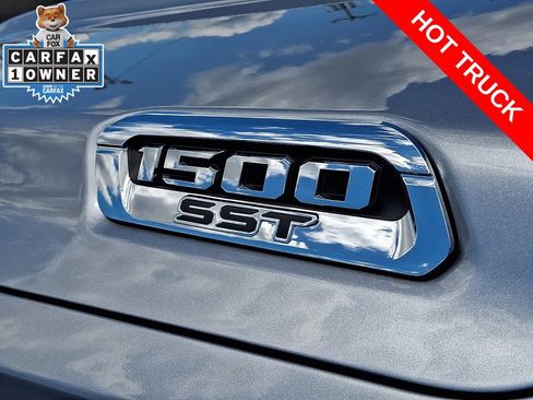 Used 2025 RAM 1500 Laramie AWD/4WD image 31