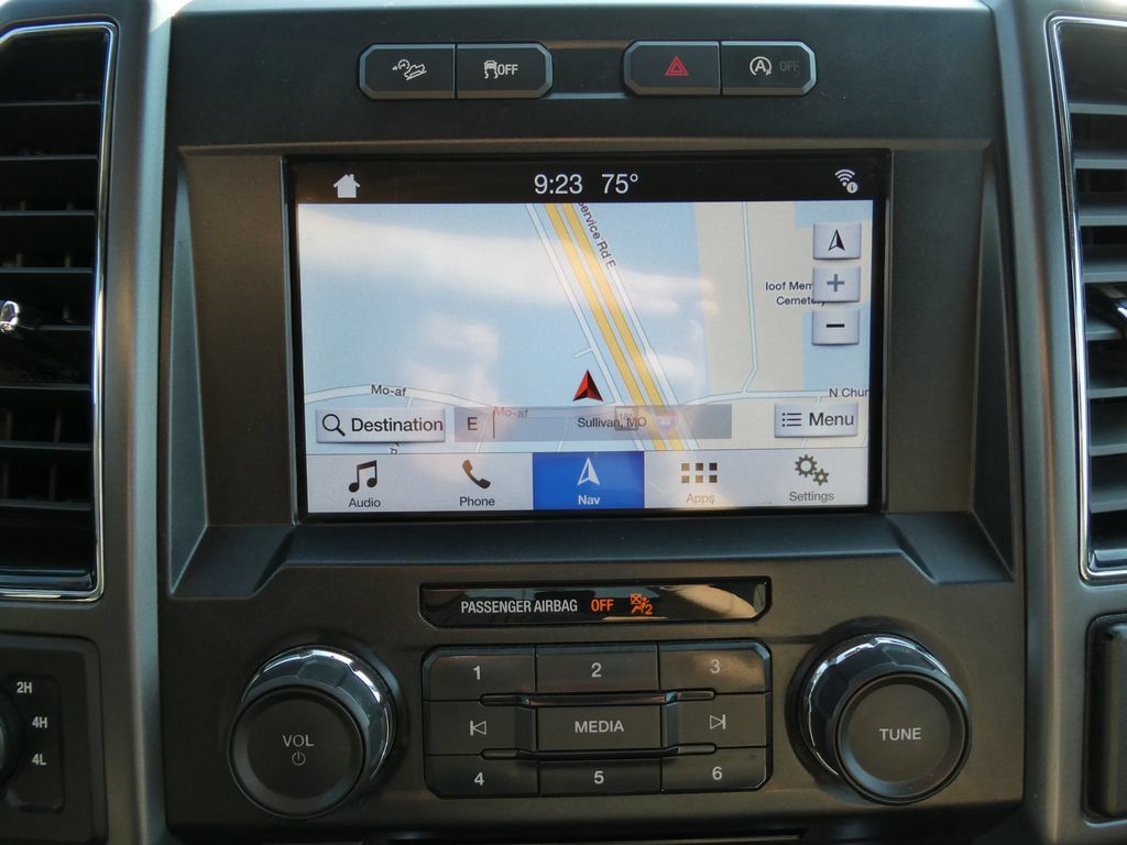 Used 2018 Ford F150 XLT w/ Equipment Group 302A Luxury AWD/4WD image 30
