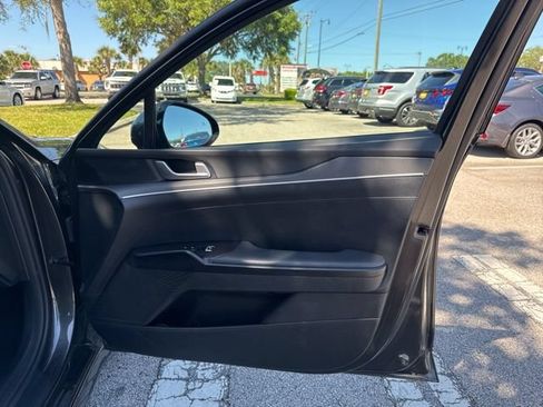 Used 2025 Kia K5 LXS FWD image 13
