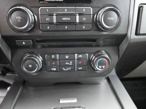 Used 2018 Ford F150 XLT w/ Equipment Group 302A Luxury image 4