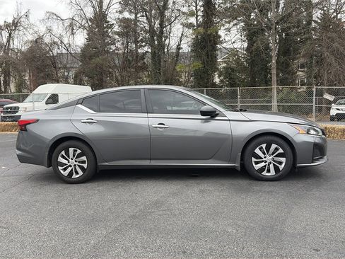 Used 2024 Nissan Altima 2.5 S image 4