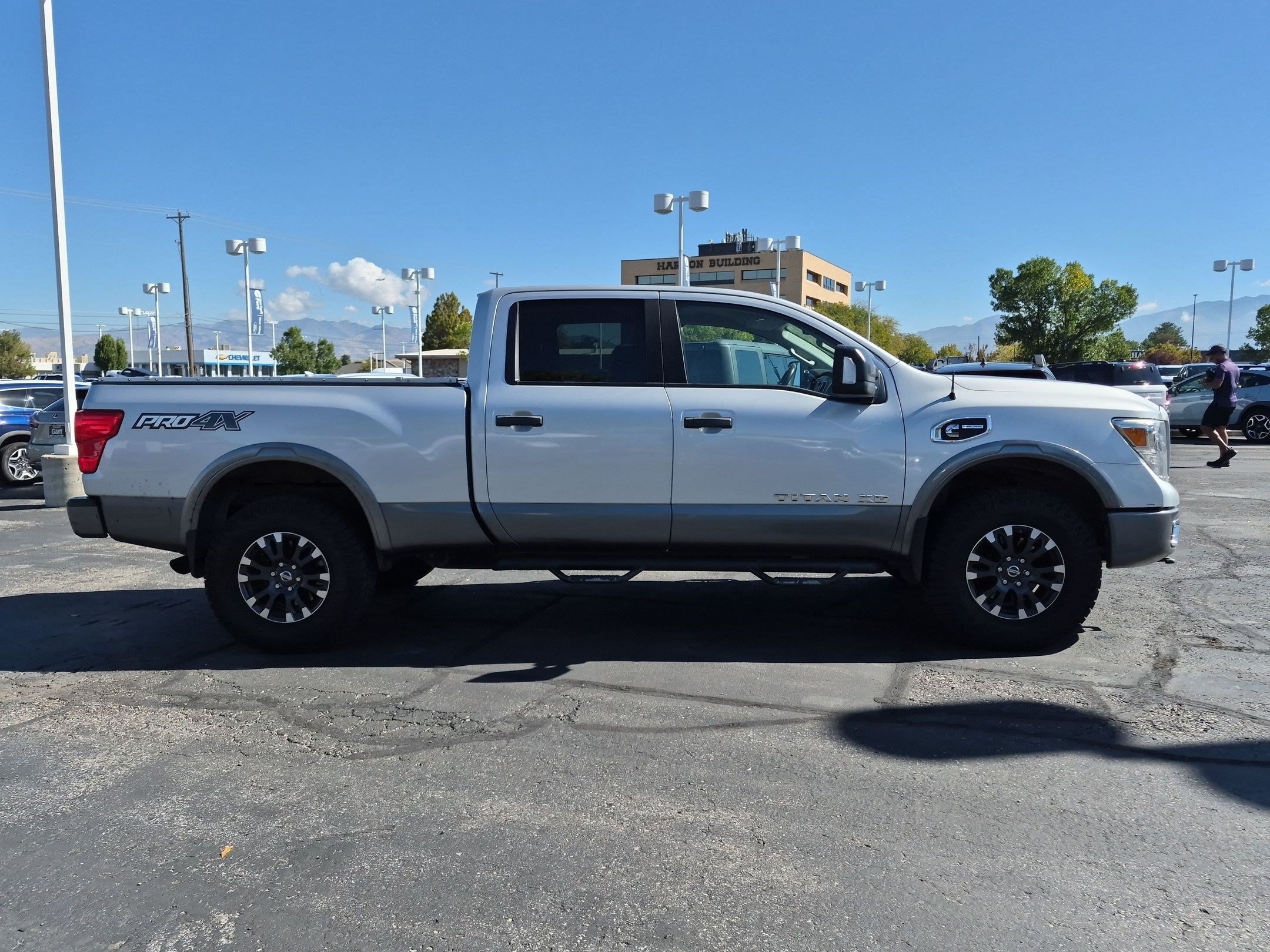 Used 2017 Nissan Titan PRO-4X AWD/4WD image 2