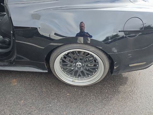 Used 2016 Ford Mustang GT image 3