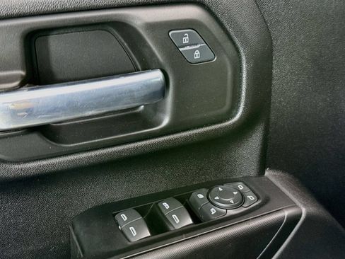 Used 2022 Chevrolet Silverado 2500 Custom w/ Custom Value Package AWD/4WD image 18