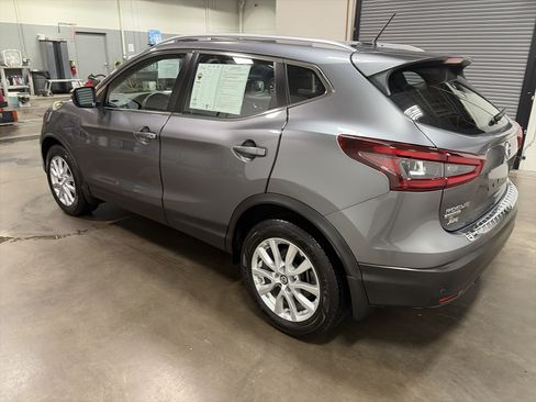 Used 2022 Nissan Rogue Sport SV AWD/4WD image 5