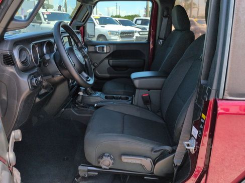 Used 2022 Jeep Wrangler Sport AWD/4WD image 15