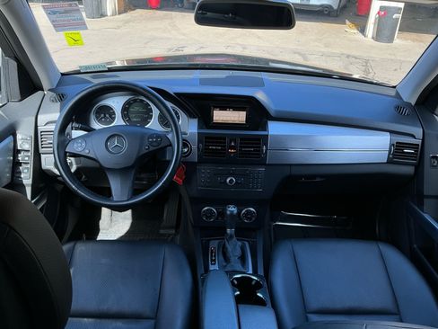 Used 2010 Mercedes-Benz GLK 350 2WD image 17