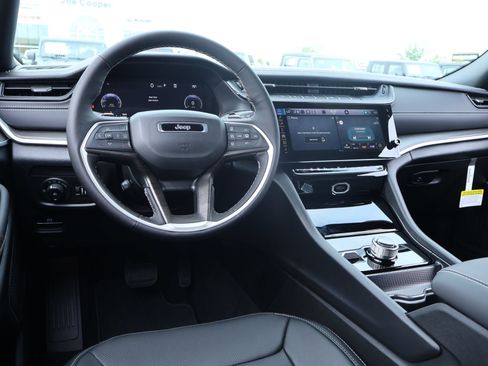 New 2026 Jeep Grand Cherokee L Limited AWD/4WD image 2