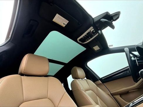 Used 2022 Porsche Macan PREMIUM PACKAGE PLUS 2.0T (AWD image 27