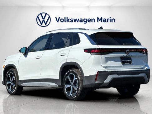 New 2026 Volkswagen Tiguan SE image 3