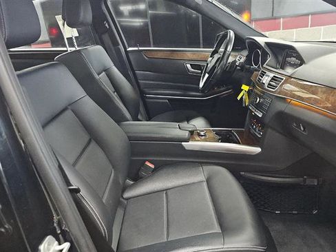 Used 2016 Mercedes-Benz E 350 4MATIC w/ Premium Package image 7