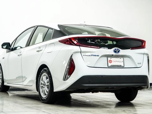 Used 2021 Toyota Prius Prime XLE FWD image 12