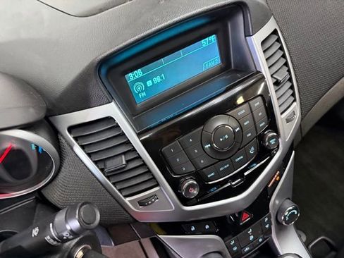 Used 2014 Chevrolet Cruze LT image 22