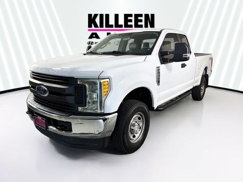 Used 2017 Ford F250 XL w/ Power Equipment Group AWD/4WD image 3