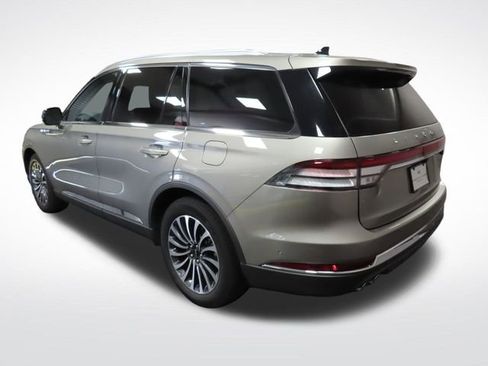 Used 2023 Lincoln Aviator Reserve image 3