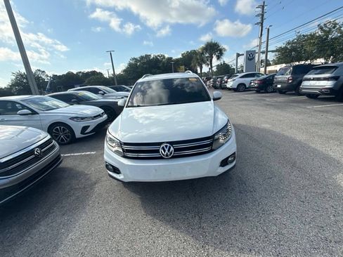 Used 2017 Volkswagen Tiguan SEL FWD image 10