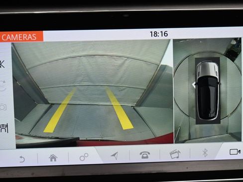 Used 2019 Land Rover Range Rover Velar R-Dynamic HSE image 15