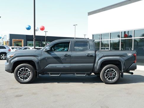 Used 2025 Toyota Tacoma TRD Sport w/ TRD Sport Upgrade Package RWD image 10