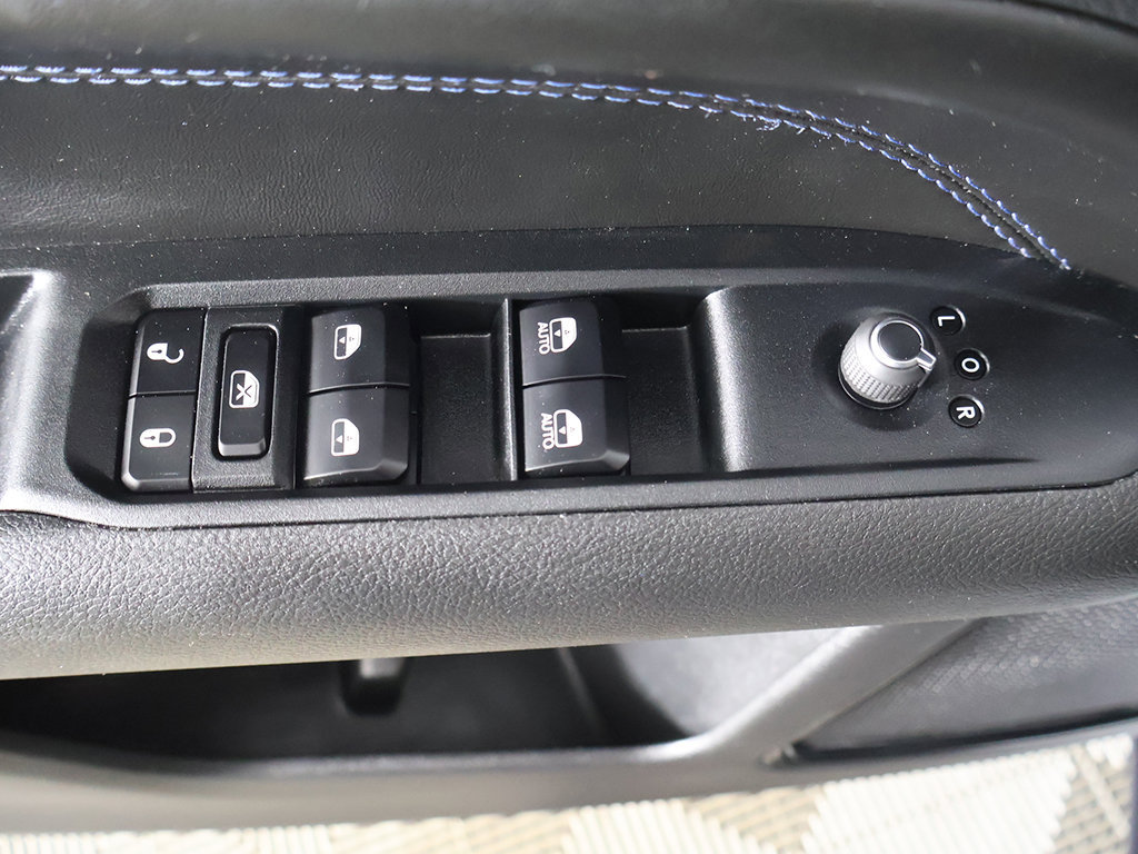 Used 2025 Jeep Compass Latitude w/ Altitude Special Edition AWD/4WD image 33