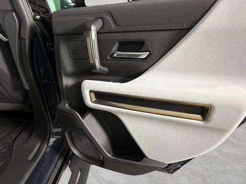 Certified 2025 GMC Hummer EV 3X AWD/4WD image 34