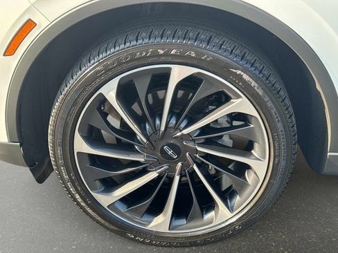Used 2025 Lincoln Aviator Reserve w/ Equipment Group 201A AWD/4WD image 11